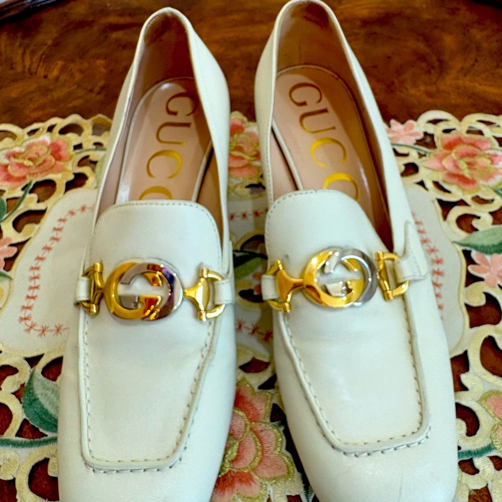 Gucci Women's Cream Loafers with Gold Detailing